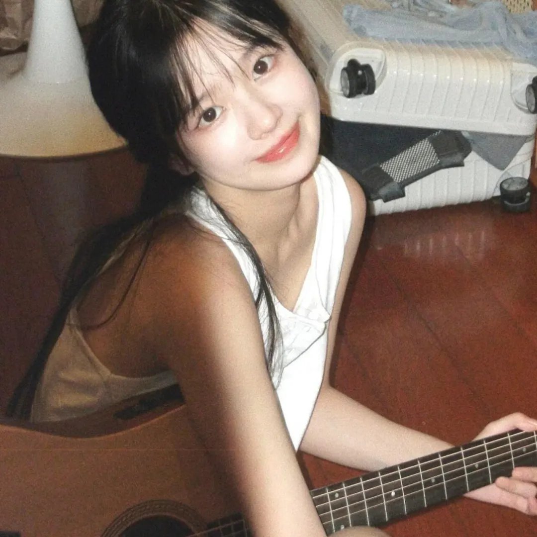 被虐离婚后，厉总跪求我回头